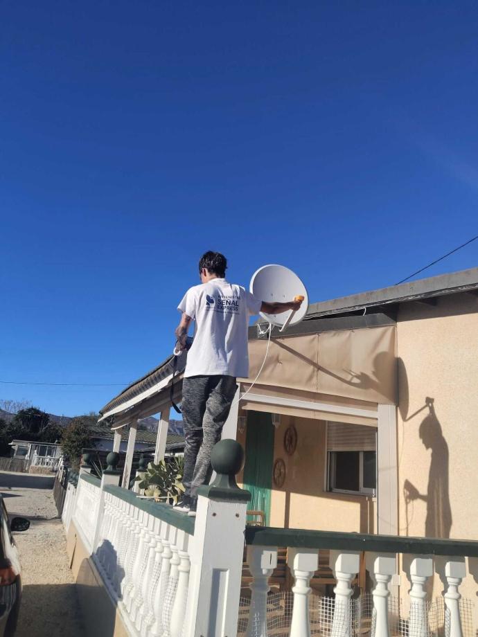 Antenista Crevillente parabolica