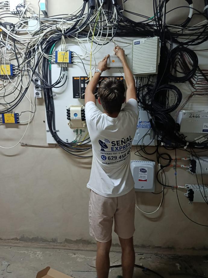 Antenista Benidorm antenas comunitarias central amplificador